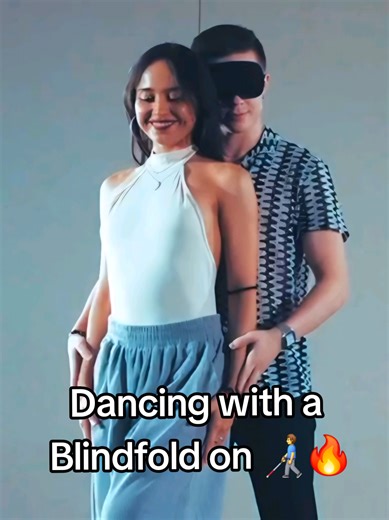 Dancing demo with a Blindfold 👨‍🦯🔥 Becky and I were about to perform our demo for the festival @bachataavl and I found my blindfold of the plane in the pocket of my hoodie ... I looked at Becky and said