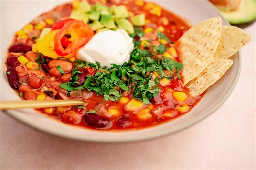 The Easiest Slow Cooker Vegetarian Chili You’ll Ever Make