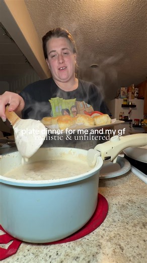 Realistic & Unfiltered Plate Dinner With Me: Biscuits & Gravy
