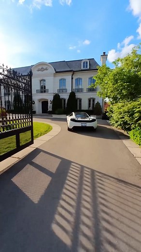 IG Mansions | Here's what $11,750,000 gets you in York, Ontario! 🇨🇦⁠ ⁠ By @zolfrealestate⁠ @byfrancisbrooks⁠ #IGMansions | Instagram