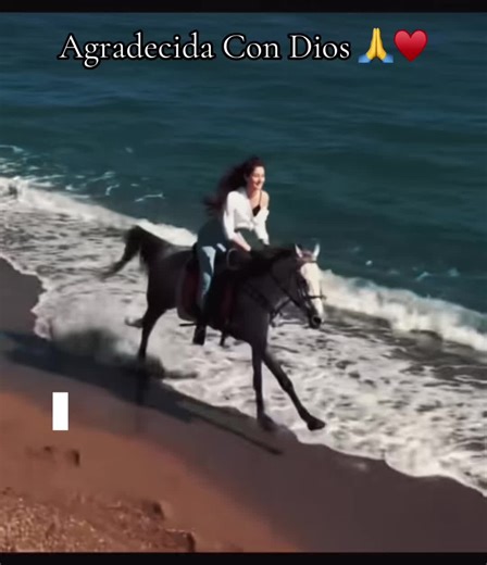 Siempre Agradecida Mi Dios ✨🙏#alabanzas_cristianas #lamejor_música_❤️_🎤🎧🎼 #fypviral♥️videotiktok🥰👍