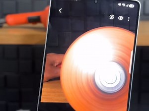 Galaxy S25 Ultra（LED闪光灯）对比诺基亚N8（氙气闪光灯）谁更优秀？