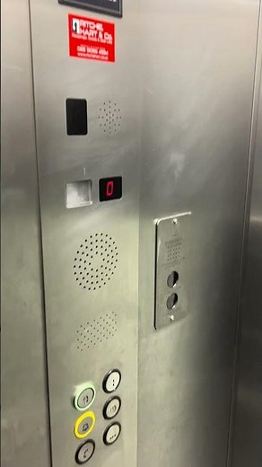 Richie Hart Hydraulic #lift #elevator at Abbey Centre Foodcourt Belfast #shorts #trendingshorts