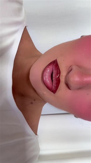 Creative Christmas Makeup Ideas for Festive Looks