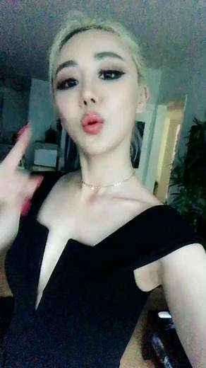 Going out to a nice dinner tonight I'm so excited 😍😍😍 I finally dressed up lol!! #bouttime