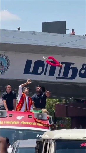 Vaaranda Vaaranda vella kuthirai eri vaaranda 🥳🔥 || Thalapathy Vijay 🎀🎉 || TVK ❤️💛❤️ || Whistle 🥳 ||