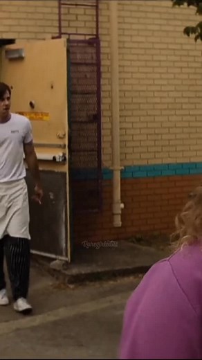 Dumplin Movie 2018 - Where to Watch, Cast, and More