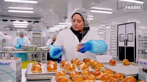 A look inside an airport kitchen producing daily food volumes
