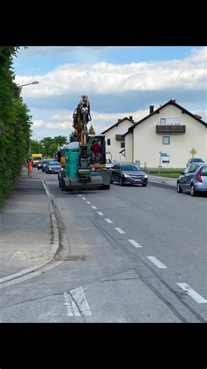 #bagger #liebherr918#compakt#dixifahren #schlechtwetter