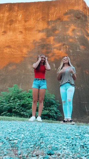 Brittany Smith (@.brittany.smith)’s videos with L$d - Luclover