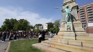 Judge blocks Confederate monument's removal