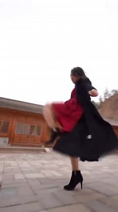 Her core strength is insane. Master Zhang Hanliang showcases Kung Fu skills in high heels. #MondayMotivation #mondaychallenge #martialarts #kungfu #wushu #martialartsgirls #womanpower | All about Martial Arts