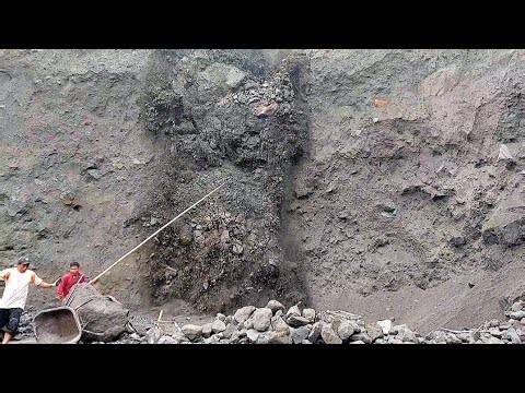 This is The Most Thrilling Major Landslide 🫣