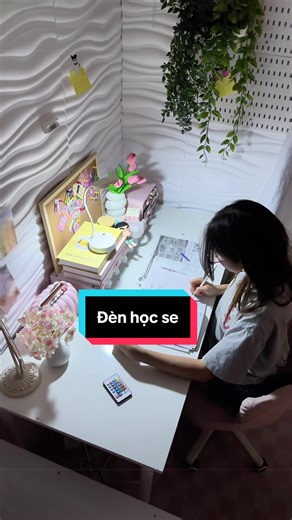 Đèn học LED giá rẻ, đa năng tiện lợi