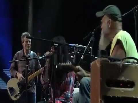 Seasick Steve live with Jack White , Alison Mosshart and John Paul Jones