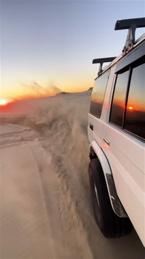 Exploring the 76 Series Landcruiser on Beach Day