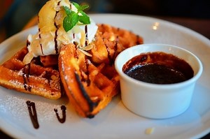 アメリカンワッフルとは？ベルギーワッフルとの違いは？レシピ・作り方も紹介！