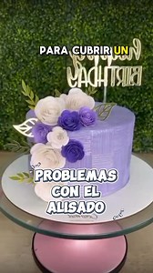 3 técnicas infalibles para cubrir un mal alisado y que la decoración de tu pastel quede perfecto!!! Si quieres aprender a decorar como un profesional te invito a 4 clases SIN COSTO, comenta yo y te paso el acceso por privado #alisadodepasteles #alisadodepastel #buttercream #buttercreamcakedesign #buttercreamfail #buttercreamfrosting #chantilly #pastelesdecorados #pastelpersonalizado #cakedecorator #cakedesign #cakedecorating #decorandopasteles #decoratingcake #decoratingcakes #cake #cakeart #cla