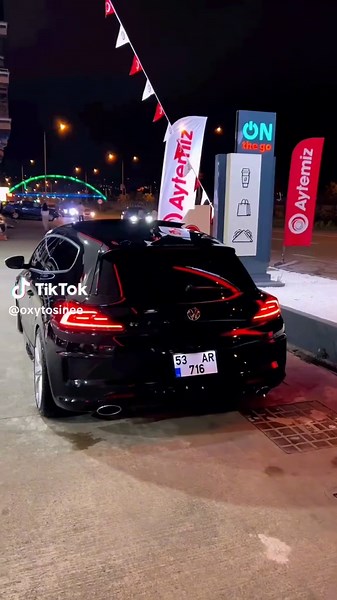 Volkswagen Scirocco: Poder y Estilo en Movimiento