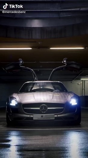 Stunning Mercedes-Benz SLS AMG Coupé Showcase