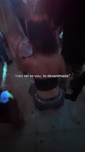 Dançando às 3h da manhã com desconhecida