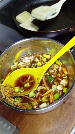 If I go out in the park, I'll freeze to death. It's so cold. Someone swept the yard last night.