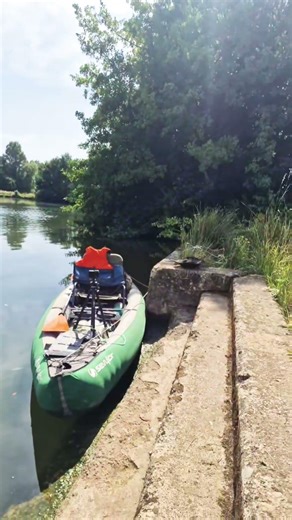 paddling in the river Thames #exploring #adventure#fishing