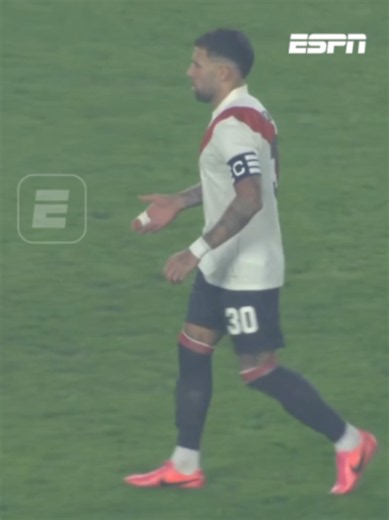 Qué le pidió Otamendi a Martínez Quarta antes de River vs Barracas
