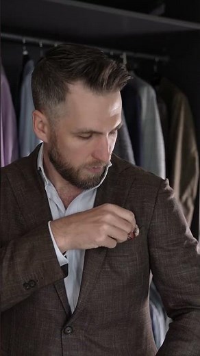 How to wear a pocket square properly. #gentslounge #pocketsquare #suits