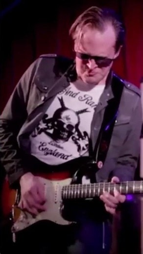 Joe Bonamassa Official - "Blues Deluxe" - Tour de Force: The Borderline