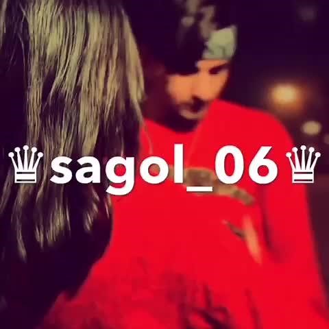 Nighttime Street Style: Red Hoodie vs Denim Jacket