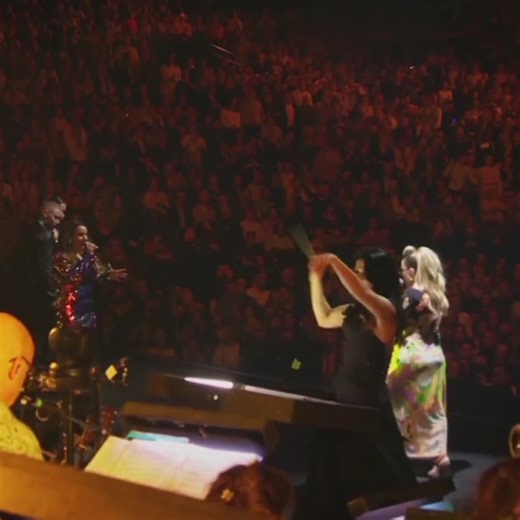 3.2K views · 803 reactions | Anastacia performs at Night of the Proms. Watch here: https://youtu.be/hRlN4aJB_90 | Anastacia Dreams | Facebook