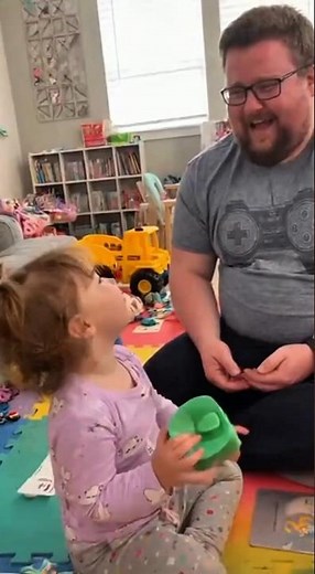 Genius Baby Explains to Dad: "Computers Catch Colds Because Their Windows Are Open!" 😂🖥️👶