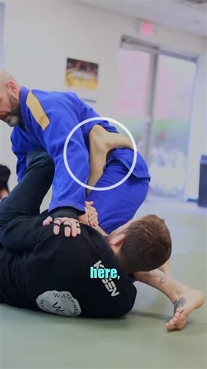 Watermark Jiu Jitsu on Instagram: "connecting guards… closed, k and x to get under the opponent’s legs, where our attacks will come much easier. if you don’t transition between guards seamlessly, you’re always going to feel stuck when you are there. 🎥 @aldeastudios #jiujitsu #brecksville #cleveland #cle #closedguard #kguard #xguard"