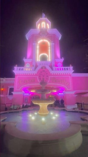 Visit Denver's Famous Kitschy Casa Bonita 💃 Food & Entertainment-Cliff Divers!