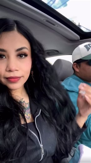 Stefany Vazquez on Instagram: "🚨 Día de Shopping con su Beauty Guru favorita 🚨🛍️✨ ¡Plebes! Hoy me las llevé de coladas a mi tour de compras por Galerías Serdán. 🥂 Porque para dejarlas inalcanzables, hay que tener lo mejor de lo mejor. 💅💸 Pasamos por Sephora, Sally y mi amada Bellísima para surtir los secretos que hacen que su maquillaje y cabello duren hasta el día siguiente (aunque lloren, se los juro 😂). 💄🍫🏼 Ser Passenger Princess cansa, pero ver todas esas bolsas llenas de magia val