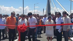 16K views · 341 reactions | Marcos inaugurates Pangil bridge President Ferdinand Marcos Jr. and first lady Liza Araneta-Marcos lead the inauguration of the Panguil Bay Bridge on Friday, September 27. The P7.8 billion project connects the provinces of Lanao del Norte and Misamis Occidental and is the longest bridge in Mindanao. Video by MPC pool | The Manila Times | Facebook