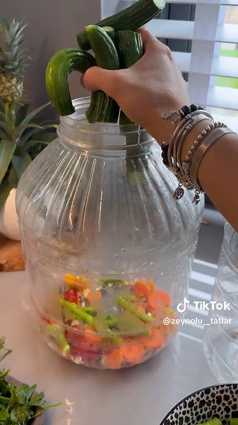 En Güzel Turşu Tarifi ve Salatalık Turşusu Yapımı