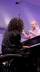 Changing Winds en version symphonique avec Alexandra Stréliski, l’OM et Yannick Nezet-Seguin. Le mont Royal, des milliers d’entres vous et un coucher de soleil à couper le souffle... Un moment à jamais gravé dans nos cœurs. Qu’on aime Montréal!❣️ | Orchestre Métropolitain