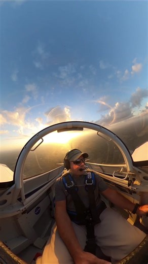 Some easy evening maneuvering in the 8. Sunsets are so glorious. Enjoy. #sunset #aviation #vansrv8 #aerobatics #vansairforce