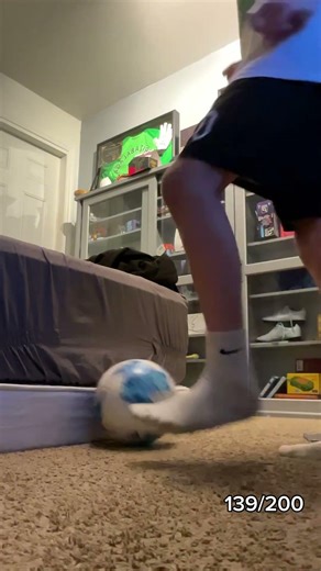 Day 5 of passing a ball against a wall for every subscriber