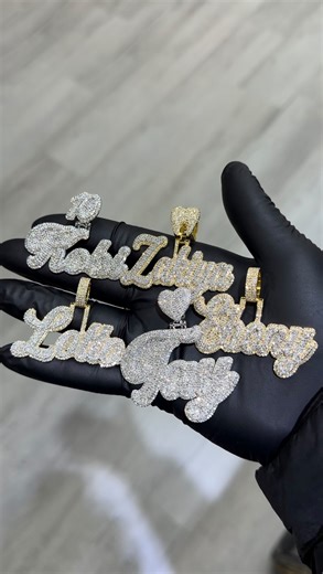 Perez Jewelry on Instagram: "Christmas Special 🎄🚨 $2,500 Diamond Name Plates made with natural diamonds, Stop overpaying for high quality custom work — shop with Perez. 💎 DM us to get started! #jewelry #diamondjewelry #vvs #goldjewellery #customjewelry #gold #diamonds #naturaldiamonds #grillz"
