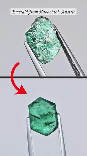 Can you believe this is the same stone, before and after? Oiling and faceting do their magic! A friend found this emerald at the Habachtal deposit in Austria with his own hands and asked me if it could be used for anything. The stone turned out pretty nice! 😍👍👌 #habachtalemerald #austria #emeraldoiling #emerald #austria #gemfaceting