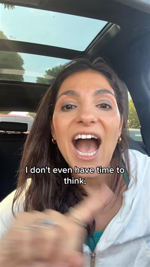 Brighten your smile while keeping up with life 😅 Smileactives fits effortlessly into even the busiest routines. Just add it with your toothpaste and brush— that’s it! | smileactives