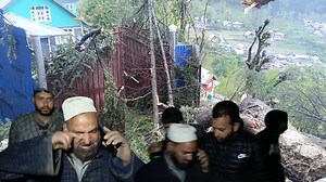 9.2K views · 191 reactions | Landslides hits bernate link road, many houses affected due to slide Report by Malik Danish | Voice of JK | Facebook