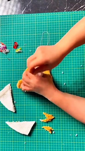 742K views · 4.8K reactions | Making a winter cap craft 瑱臨瑱 #embroidery #creative #crafting #crafts | Hand Embroidery Designs by Priyanka | Facebook