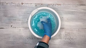 6.8M views · 11K reactions | Combined dish soap and caulk to make one of a kind mold you can use for anything! | DIY with Hometalk | Facebook