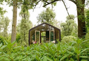 living in cardboard: the adaptable wikkelhouse dwelling can be built in just one day