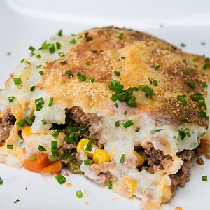 Grab your skillet! Cause it's time to make this Shepherd's Pie. Prepare to be amazed. MAKE IT! ❤, Cooking Panda: http://bit.ly/2kHgFbf | Cooking Panda