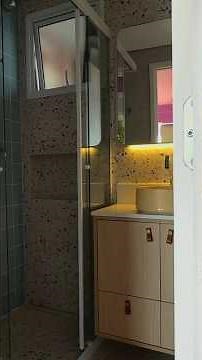 Are you looking for tiling ideas for your bathroom? 💛💙 #decoratingtips #architecture #tiding